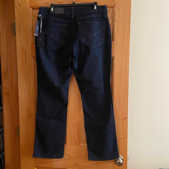 NYDJ Not Your Daughters Jeans Dark Wash Straight leg Size 16P - NWT - ๐บ๐ธ๐บ๐ธ - Picture 3 of 12